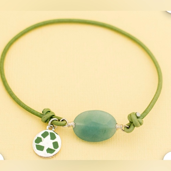 Vintage Boho Stretchy Recycle Green Bracelet - Picture 5 of 6